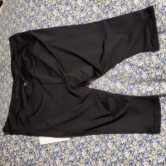 Athleta Black Crop pants - Picture 4 of 10